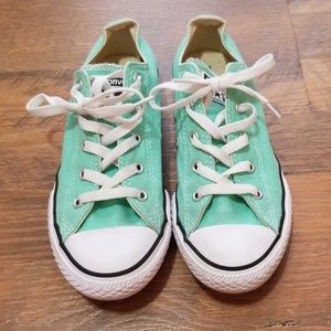 Converse size 3